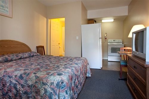 Polson Park Motel Vernon Exteriér fotografie