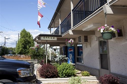 Polson Park Motel Vernon Exteriér fotografie